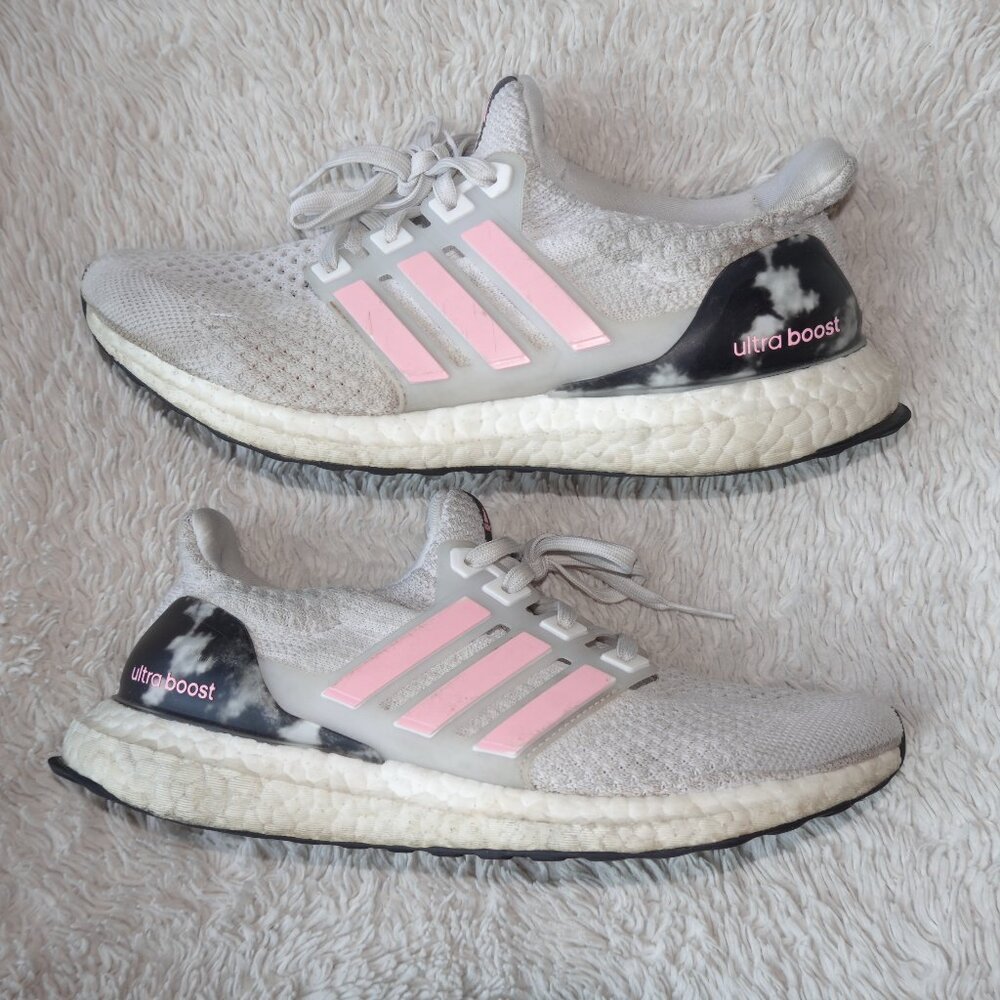 Women's Size 7.5 adidas Ultraboost 5.0 DNA Running Shoes, White